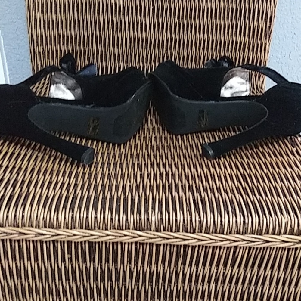 Shoes - Picture 5 of 5